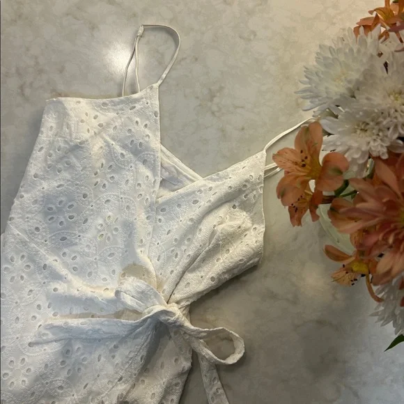 NWT Gianni Bini White Eyelet Wrap Mini Dress - Picture 3 of 9